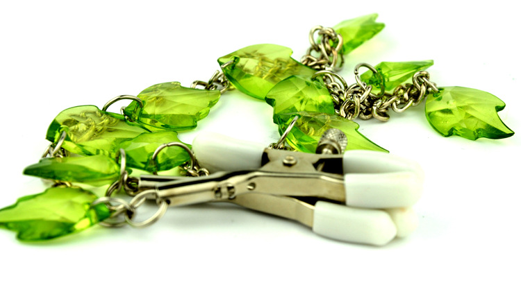 Metal Nipple Clamps with Leaf Charm on chain