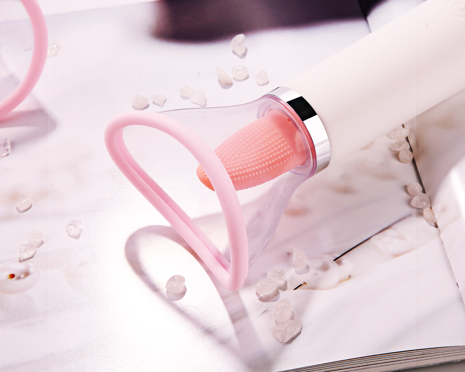 Wand With Vibrating Flicking Tongue And Strong Pussy Suction! - Image 2
